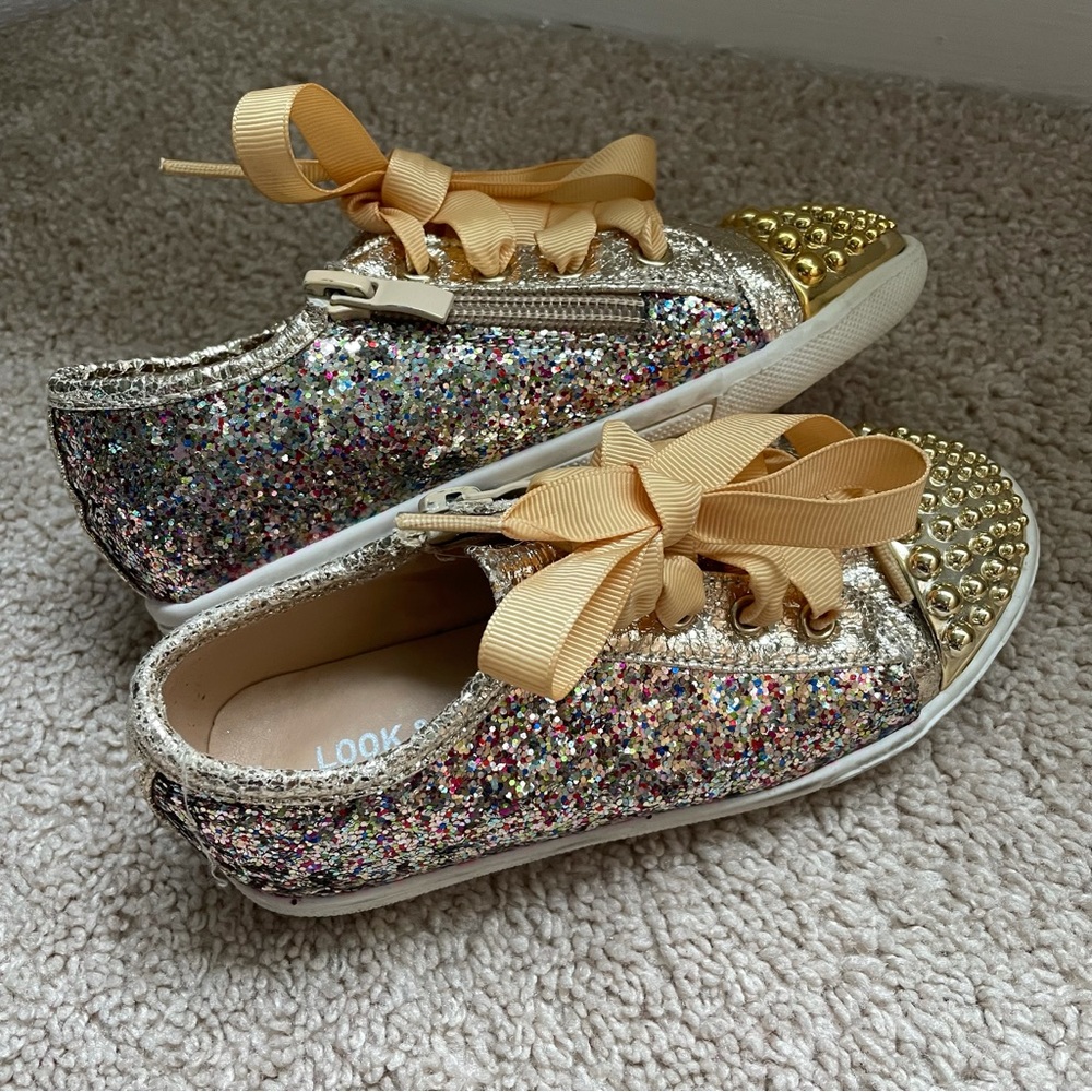 Toddler’s Bling Sneakers!